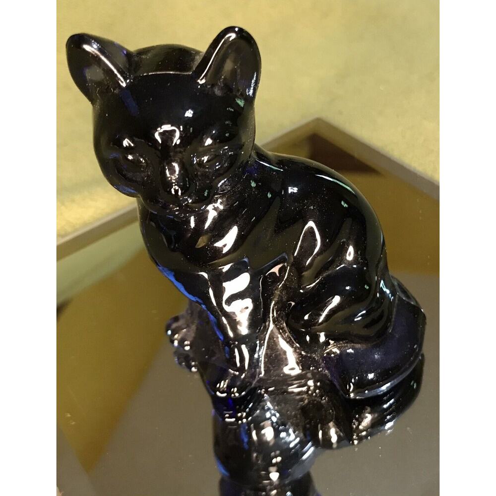 Fenton‎ Glass Cat Blue Purple Sticker No Chips
